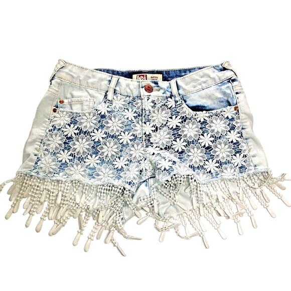 LEI Ashley Low Rise Womens Jean Shorts 1 Fringe Lace Hippie BOHO L.E.I. - Picture 2 of 7